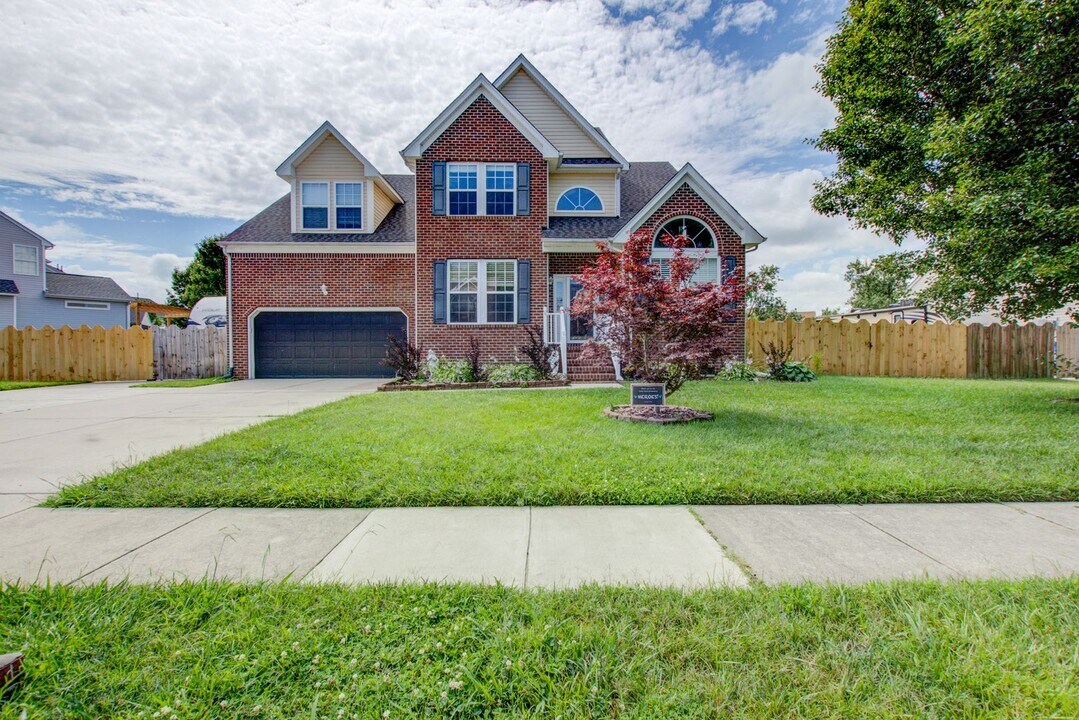 2214 Angler Ln in Chesapeake, VA - Building Photo