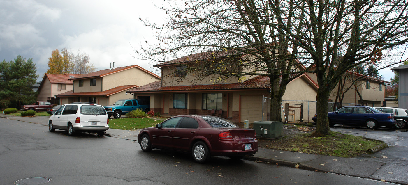 3682-3698 47th Ave NE in Salem, OR - Building Photo