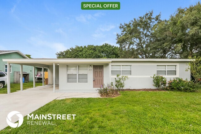 property at 3153 SE Banyan St