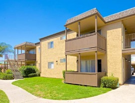 Sage View Apartments in Escondido, CA - Foto de edificio - Building Photo