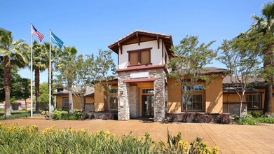 The Reserve at Empire Lakes in Rancho Cucamonga, CA - Foto de edificio - Building Photo