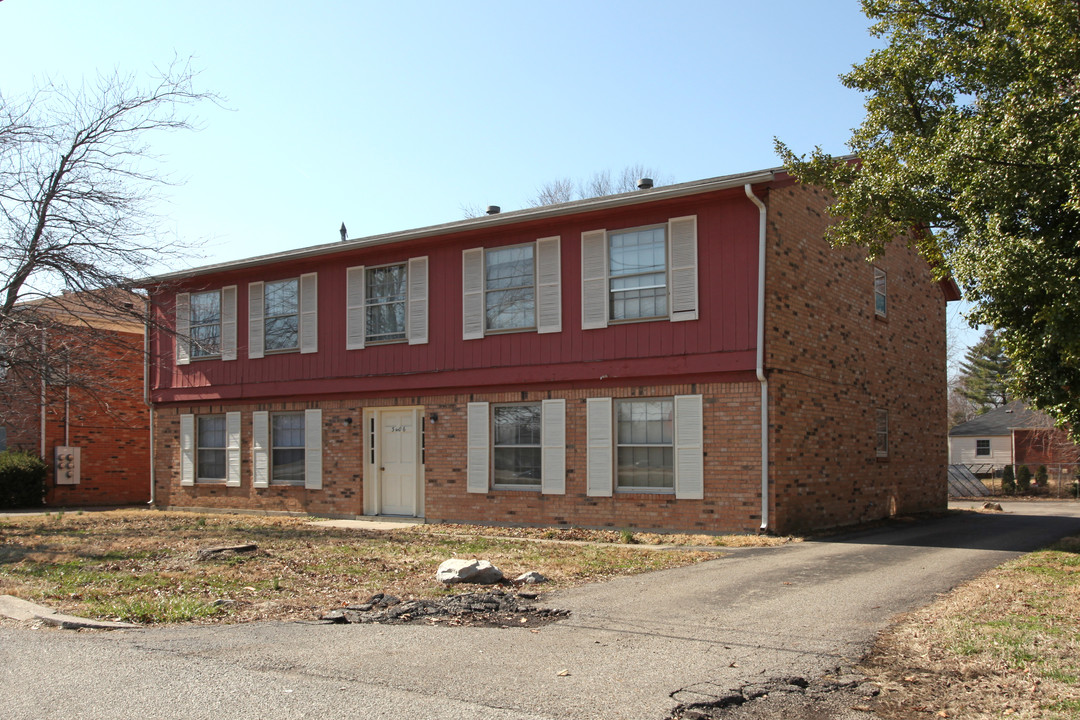 3406 Breckenridge Ln in Louisville, KY - Building Photo