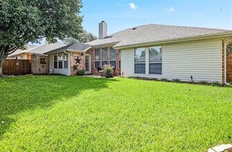 325 Stately Oak Ln in Lake Dallas, TX - Building Photo - Building Photo