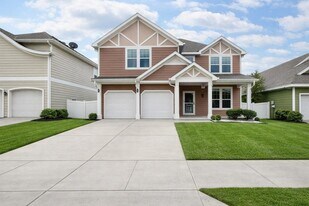 8912 Cranston Ct in Aubrey, TX - Building Photo