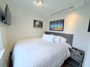 3033 N Sheridan Rd in Chicago, IL - Building Photo - Building Photo