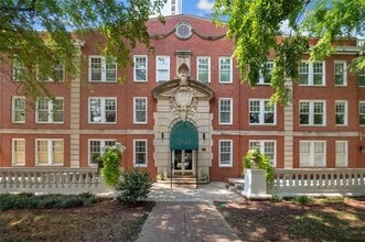 2840 Peachtree Rd NW in Atlanta, GA - Building Photo - Building Photo