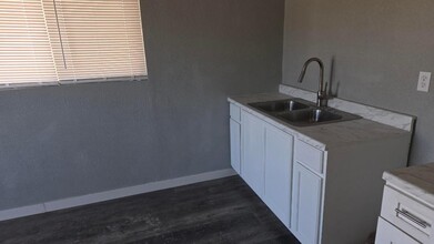 8714 W Avenue E4, Unit ADU in Lancaster, CA - Building Photo - Building Photo