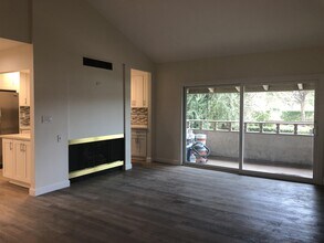 31501 Lindero Canyon Rd in Westlake Village, CA - Building Photo - Building Photo