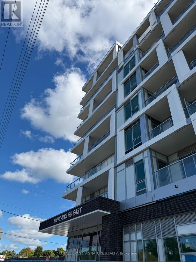 500 Plains Rd E in Burlington, ON - Building Photo - Building Photo