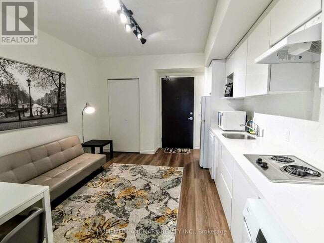 268 Lester St in Waterloo, ON - Building Photo - Building Photo