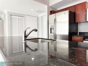 7266 SW 88th St in Miami, FL - Building Photo - Building Photo