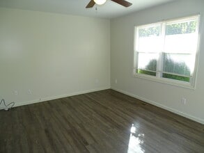 827 Dennis St in Adrian, MI - Building Photo - Building Photo