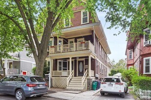 17 Granville Rd, Unit 3 in Cambridge, MA - Building Photo