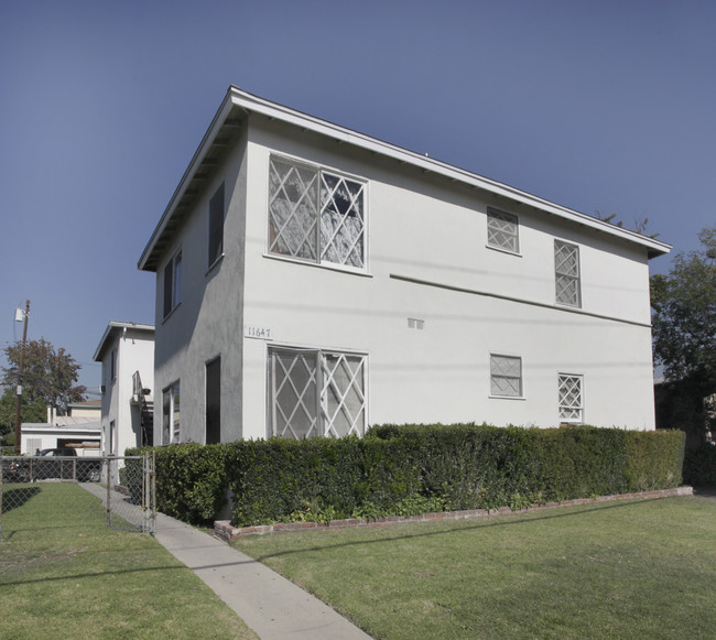 11647 Hamlin St in North Hollywood, CA - Building Photo - Building Photo