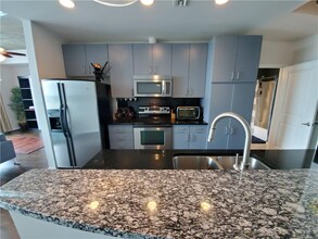 943 Peachtree St NE in Atlanta, GA - Building Photo - Building Photo