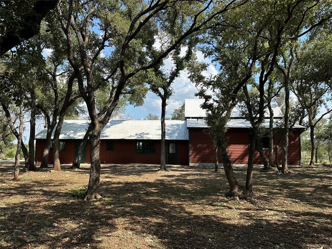 215 Hy Rd in Buda, TX - Building Photo - Building Photo