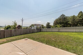 1605 Old Gaelic St in Bellevue, NE - Foto de edificio - Building Photo