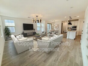 2034 W Lariat Ln in Phoenix, AZ - Building Photo - Building Photo