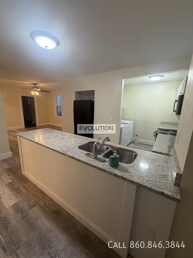 564 High St in Middletown, CT - Building Photo - Building Photo