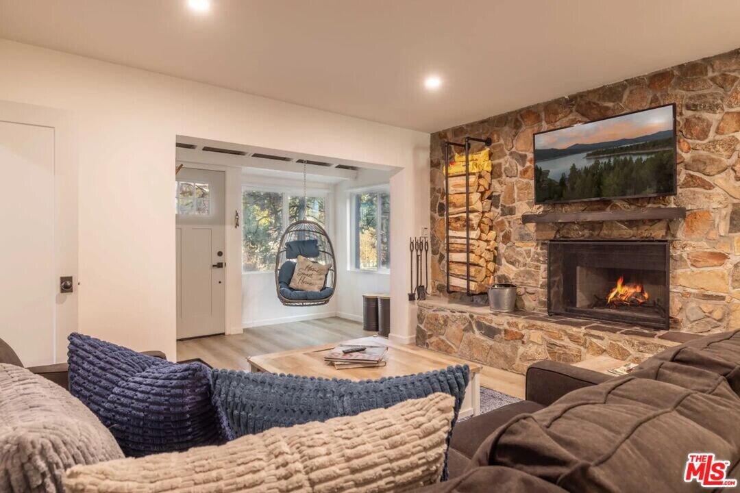 333 Downey Dr in Big Bear, CA - Building Photo