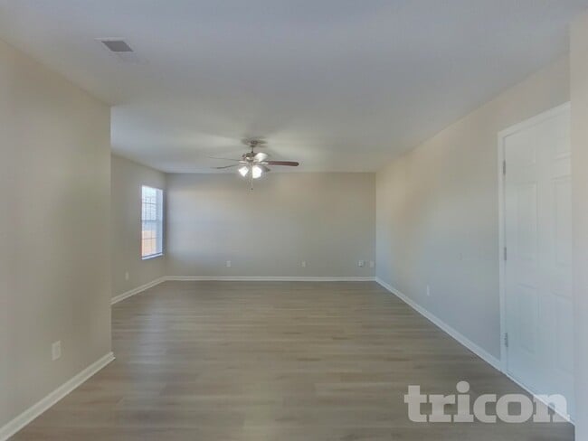 204 Fox Grove Cir in Columbia, SC - Foto de edificio - Building Photo