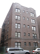 35-38 95th St in Flushing, NY - Foto de edificio - Building Photo