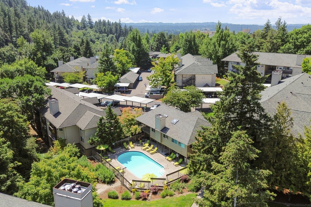 Creekside Apartments in Clackamas, OR - Building Photo