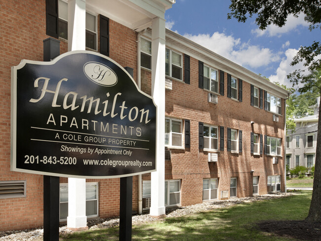 Hamilton Apartments in Rahway, NJ - Foto de edificio - Building Photo