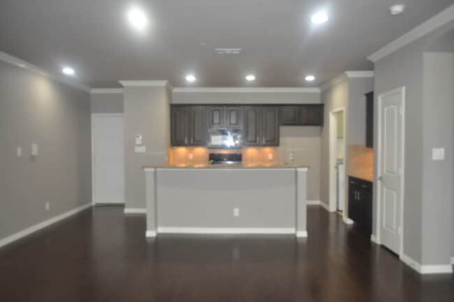 property at 1025 W 10th St