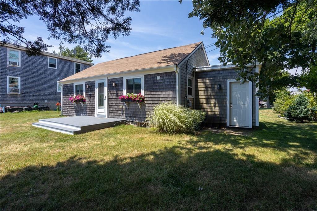 262 Riverside St in Portsmouth, RI - Building Photo