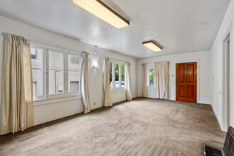 274 N Oak Ave in Pasadena, CA - Building Photo - Interior Photo