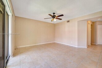 802 NW 92nd Ave, Unit 1800 in Plantation, FL - Building Photo - Building Photo