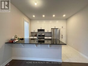 1886 Haiku St in Ottawa, ON - Building Photo - Building Photo