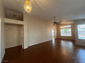 1905 Navajo Lake Way in Las Vegas, NV - Building Photo - Building Photo