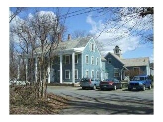 27 Old Depot Rd in Putney, VT - Building Photo