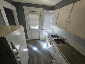 287 Lake Ave, Unit 10 in Manchester, NH - Building Photo - Building Photo