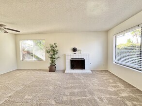 949 Sandcastle Dr in Encinitas, CA - Building Photo - Building Photo