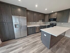 739 N Sweetzer Ave, Unit 4 in Los Angeles, CA - Building Photo