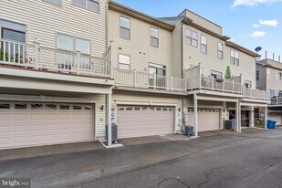 22569 Norwalk Square in Ashburn, VA - Building Photo