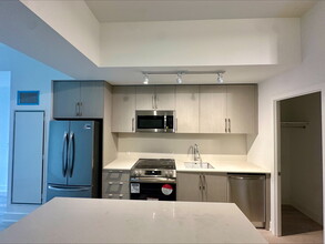 8 Manor Rd W in Toronto, ON - Building Photo - Building Photo