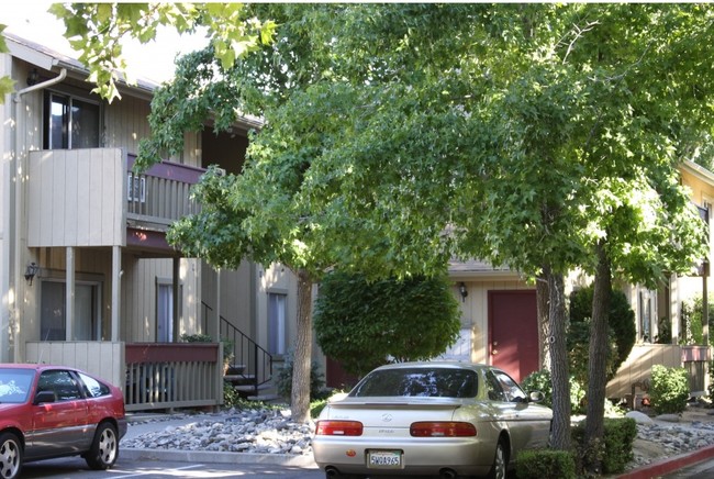 Cottages At Glenda in Reno, NV - Building Photo - Building Photo