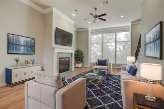 9133 Creekstone Lake Dr in Houston, TX - Building Photo - Building Photo