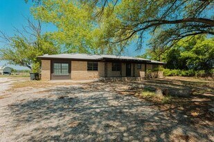 306 Grindstone Rd in Brock, TX - Building Photo