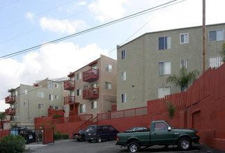 Cascadia Apartment Homes in San Diego, CA - Building Photo - Building Photo