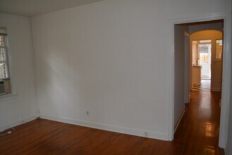 2443 40th St NW, Unit 2 in Washington, DC - Building Photo - Building Photo