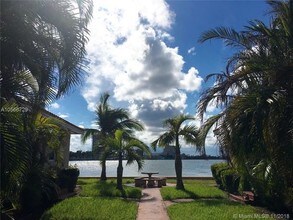 2170 Bay Dr-Unit -3*21 in Miami, FL - Foto de edificio - Building Photo