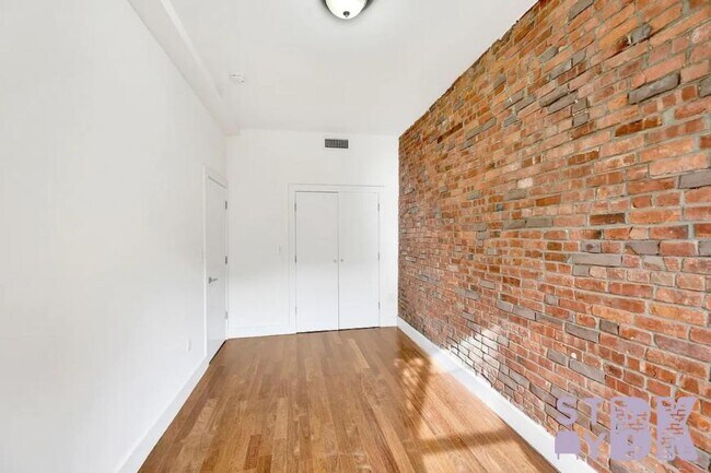 84 Somers St in Brooklyn, NY - Building Photo - Building Photo