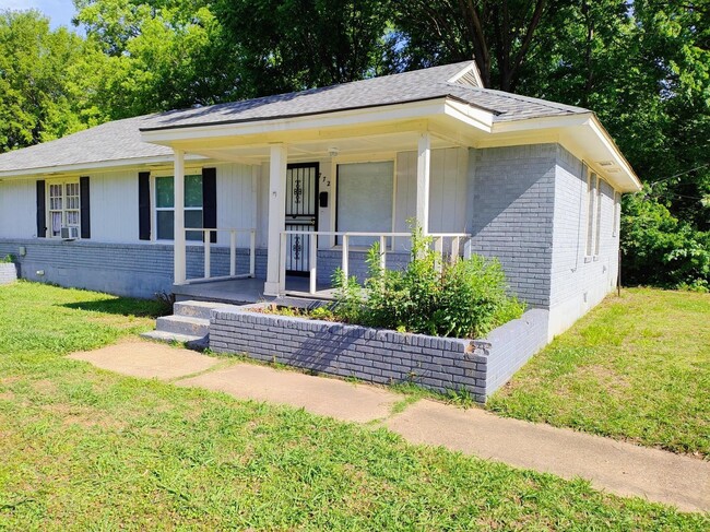 property at 772 Waring Rd