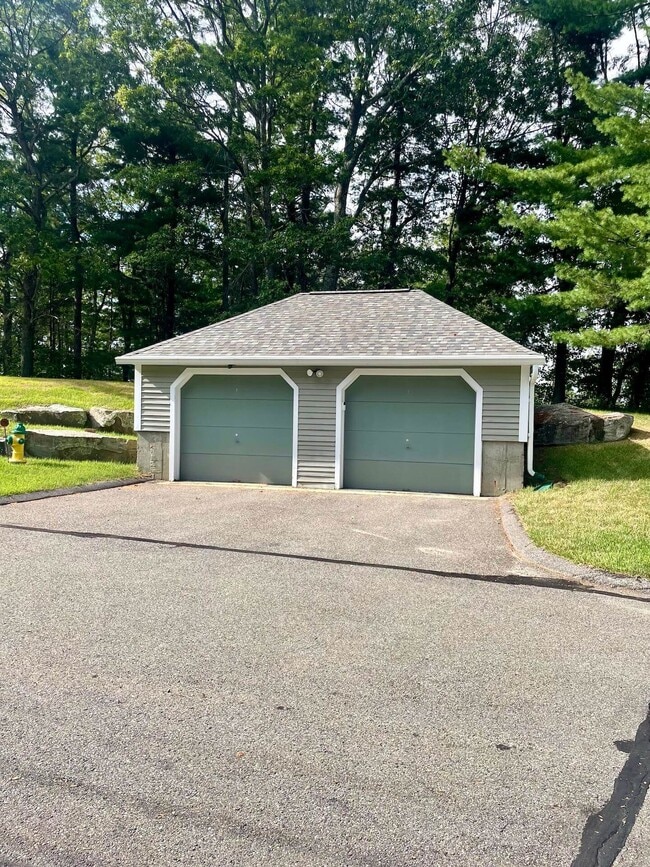 58 Heather Ct in Nashua, NH - Building Photo - Building Photo
