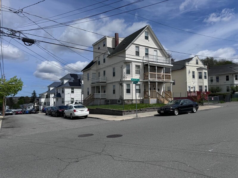 119 Woodland St in Lawrence, MA - Building Photo